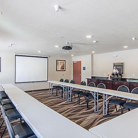 Cobblestone Inn & Suites - Guernsey Bagian luar foto