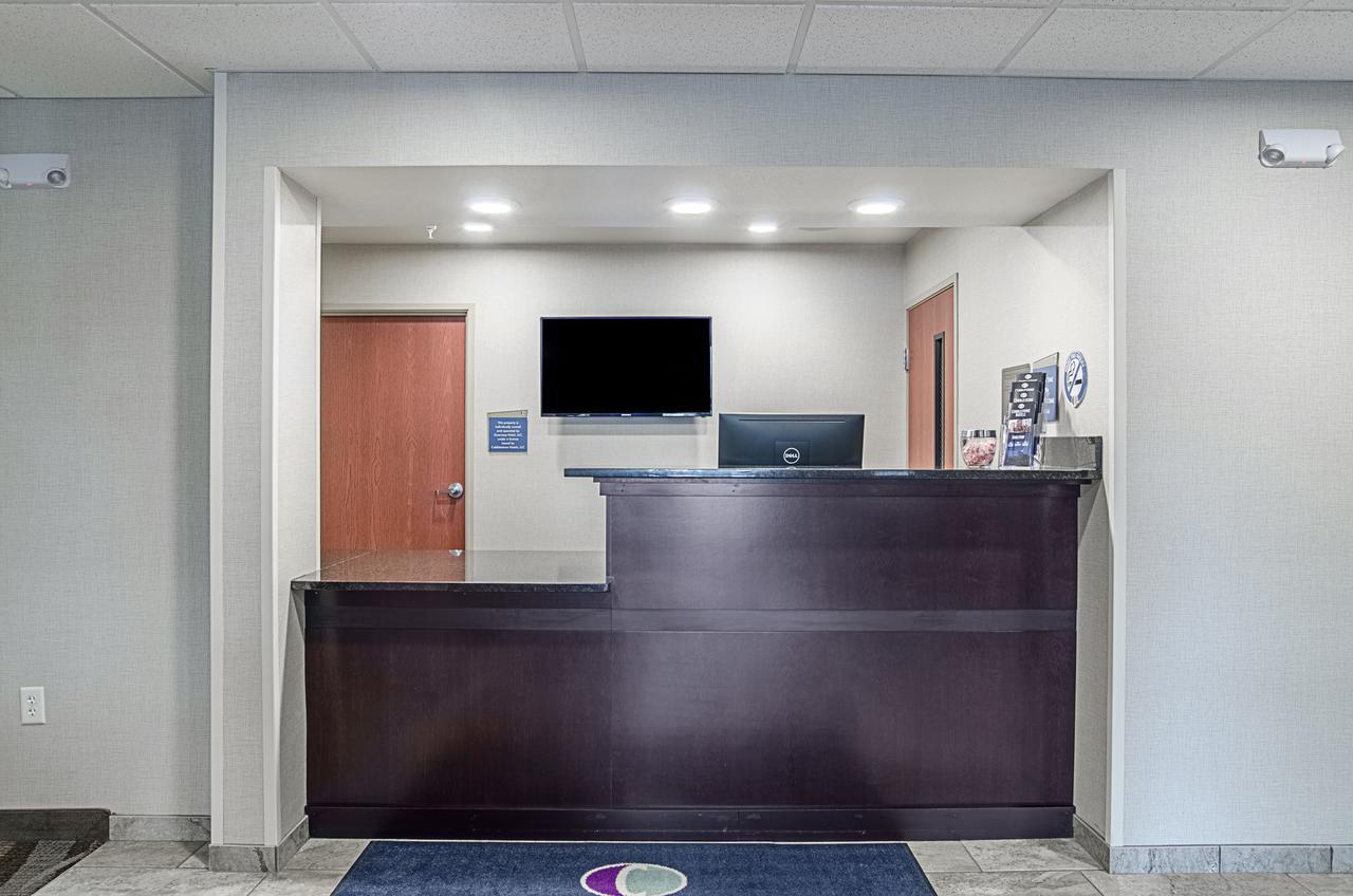 Cobblestone Inn & Suites - Guernsey Bagian luar foto