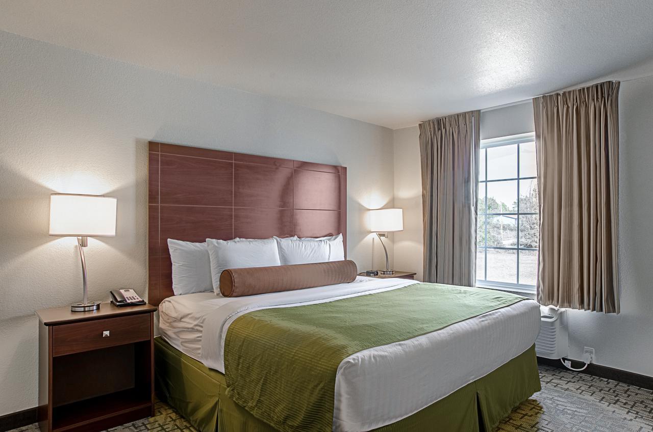 Cobblestone Inn & Suites - Guernsey Bagian luar foto