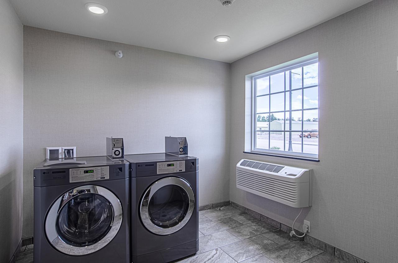 Cobblestone Inn & Suites - Guernsey Bagian luar foto