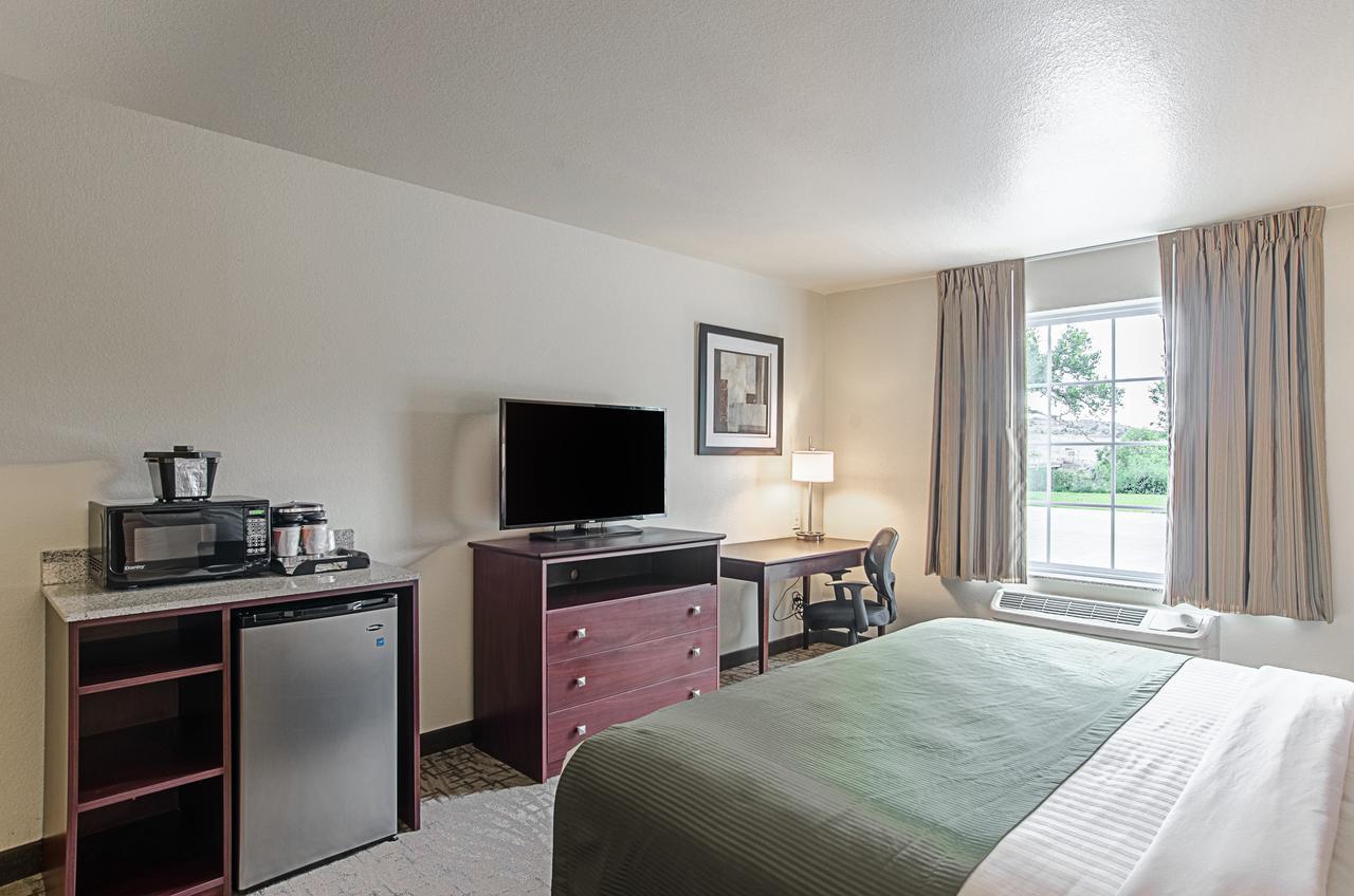 Cobblestone Inn & Suites - Guernsey Bagian luar foto